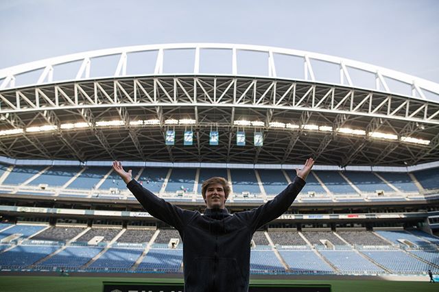 @j.morris13 enjoyed meeting T1D Playmaker, Kiefer after Sunday&rsquo;s @soundersfc match. He enjoyed sharing his #T1D story with Kiefer and letting him know having T1D won&rsquo;t hold you back from achieving your goals. Kiefer is newly diagnosed and