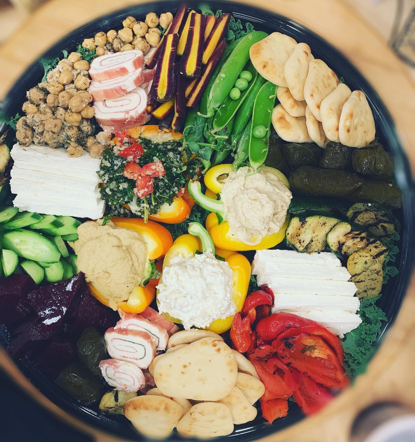 Mediterranean Mezze platter 
&hellip;. Catering link in our bio ! 
.
.
.
.

@messijessi007