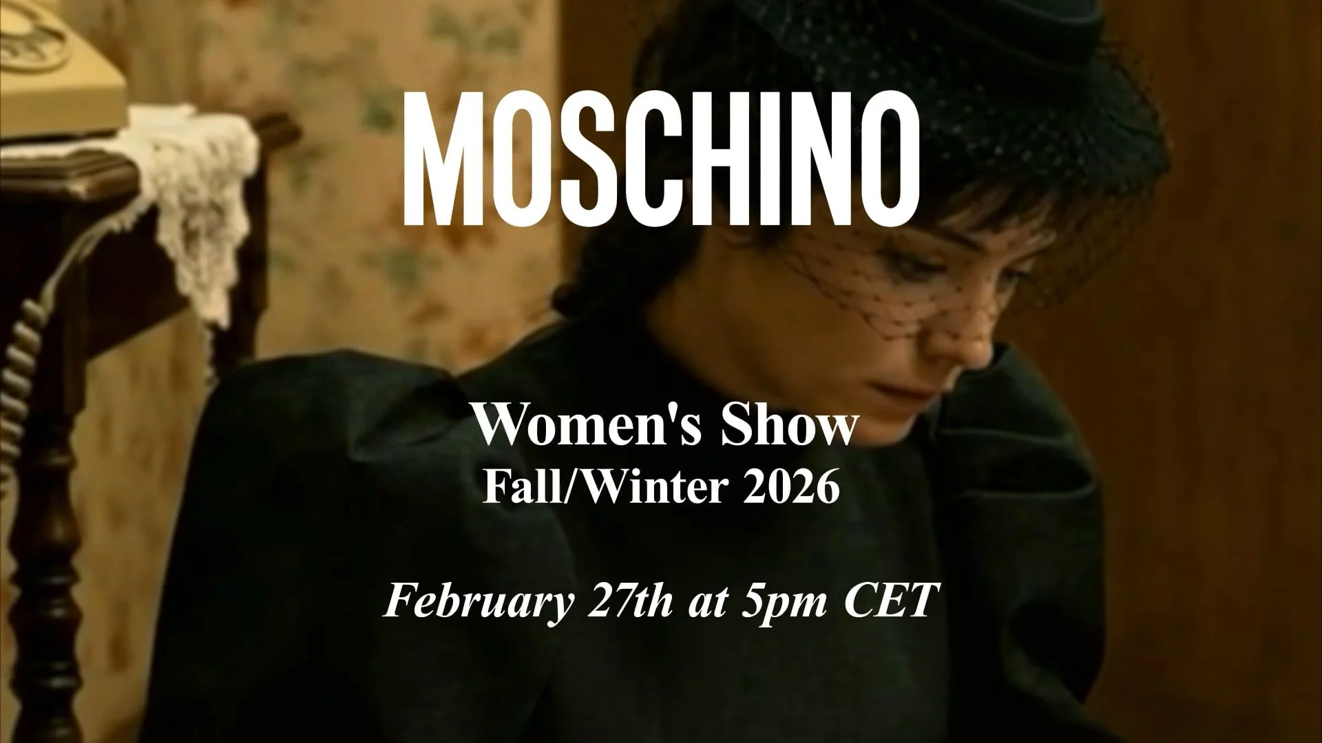 MOSCHINO La extraña muchacha 169.jpg