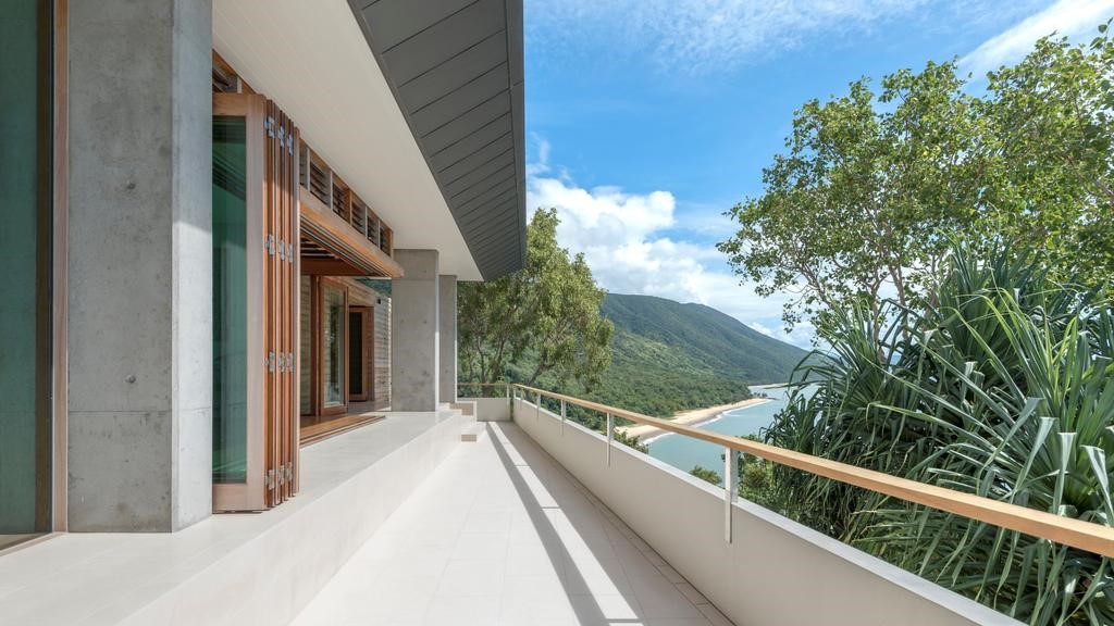 TPG Architects Palm Cove Residence 8.jpg