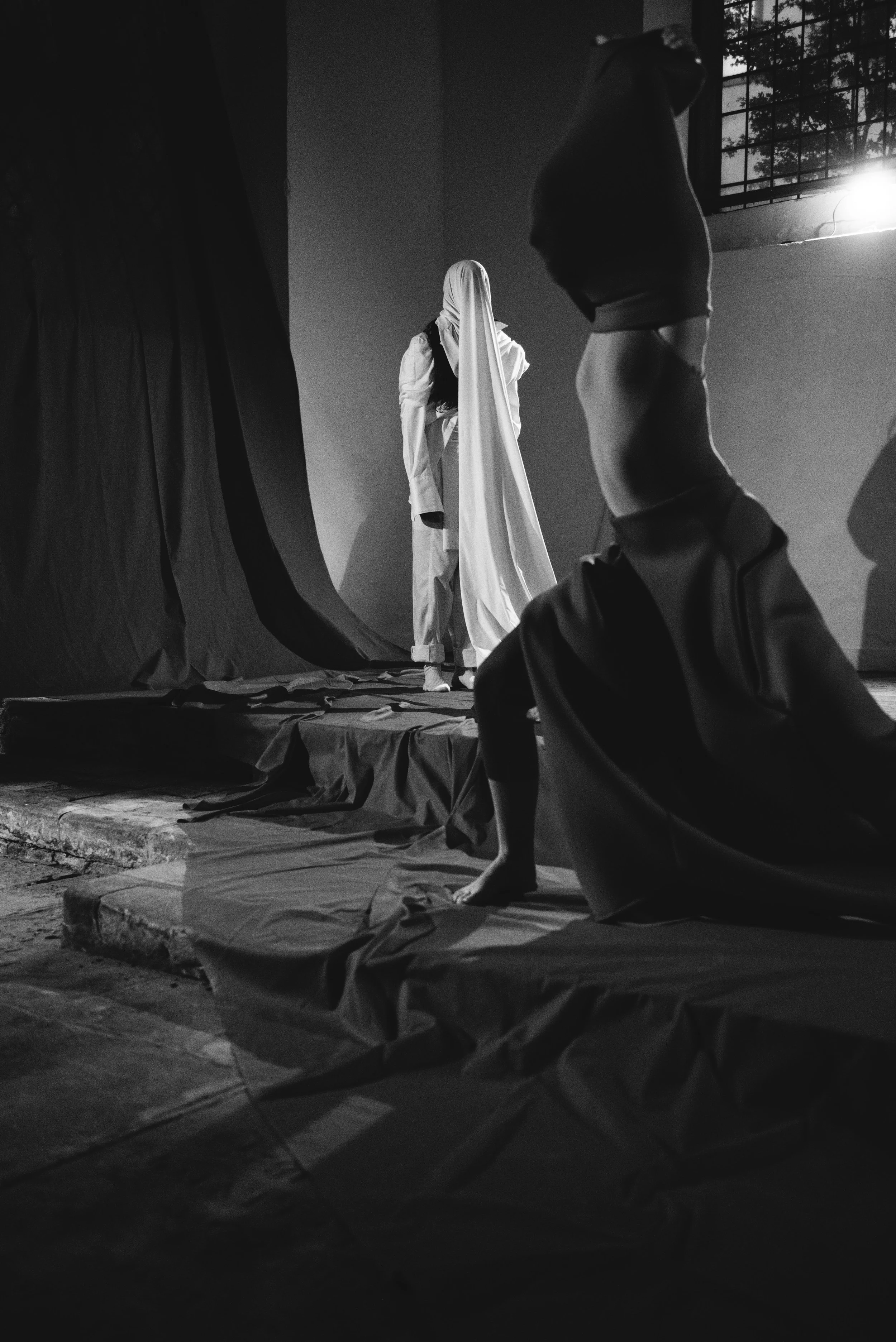 AMY_OLLETT_MILK_SS19_performance_OCT_2018_kerry_curl_bw-4173.jpg