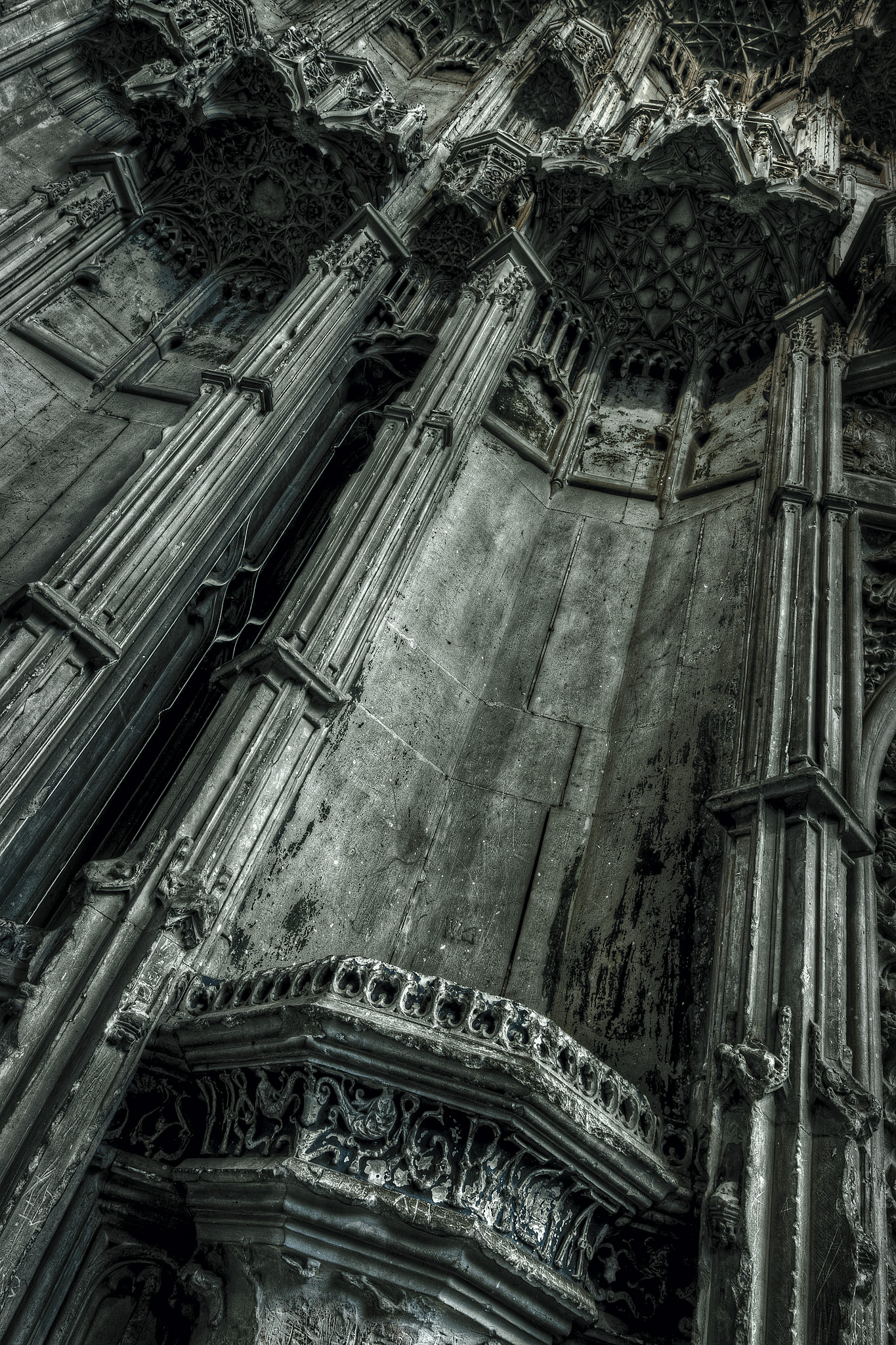 Gothic-Statue-Niche-Ely-Cathedral.jpg