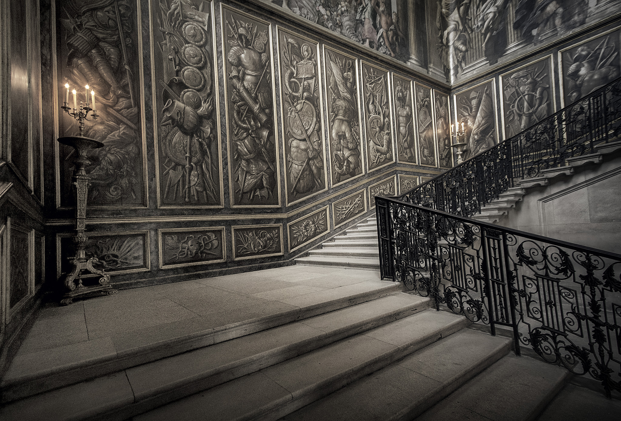 Hampton-Court-Staircase.jpg