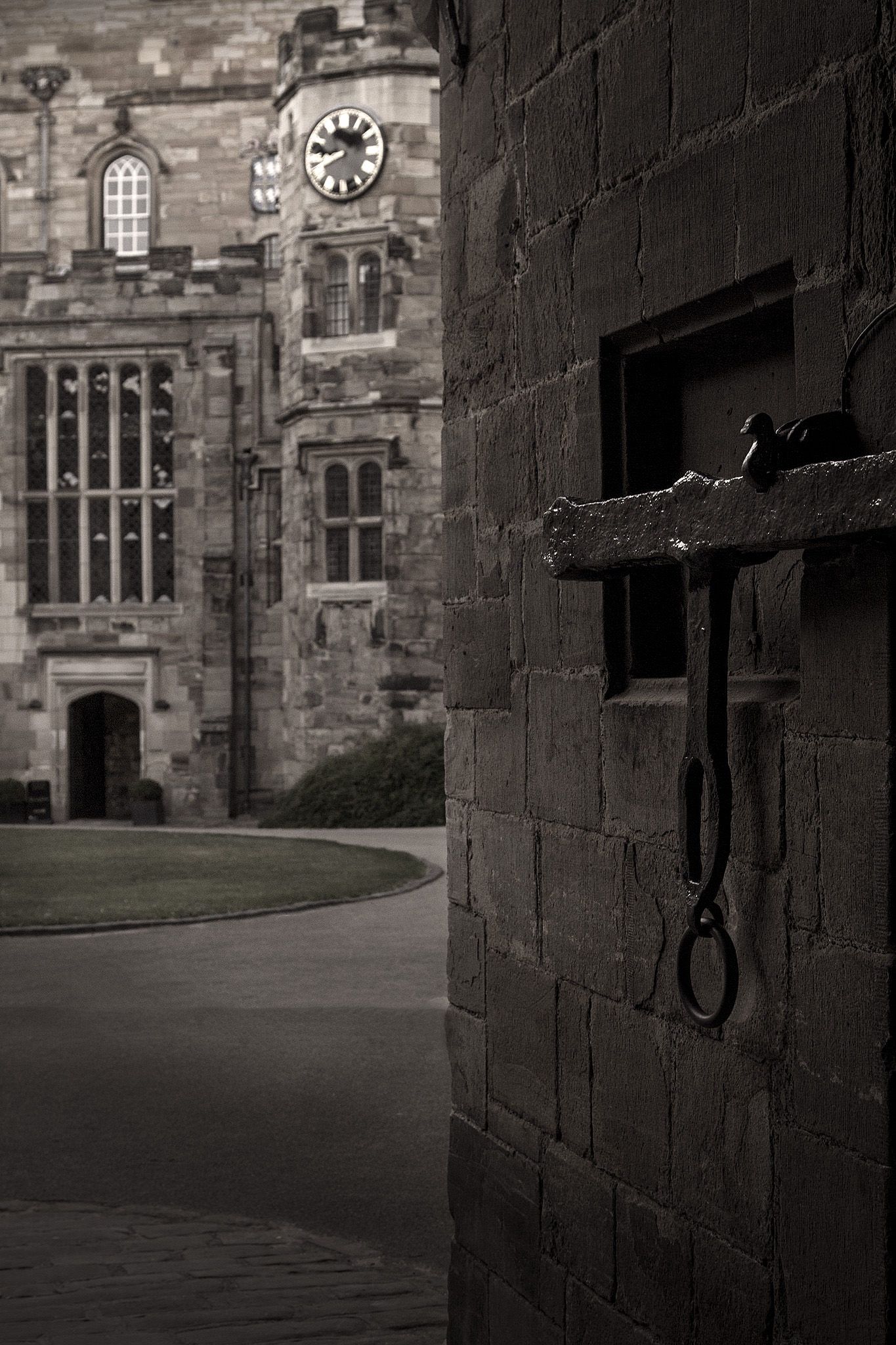 Durham-Castle-Courtyard.jpg