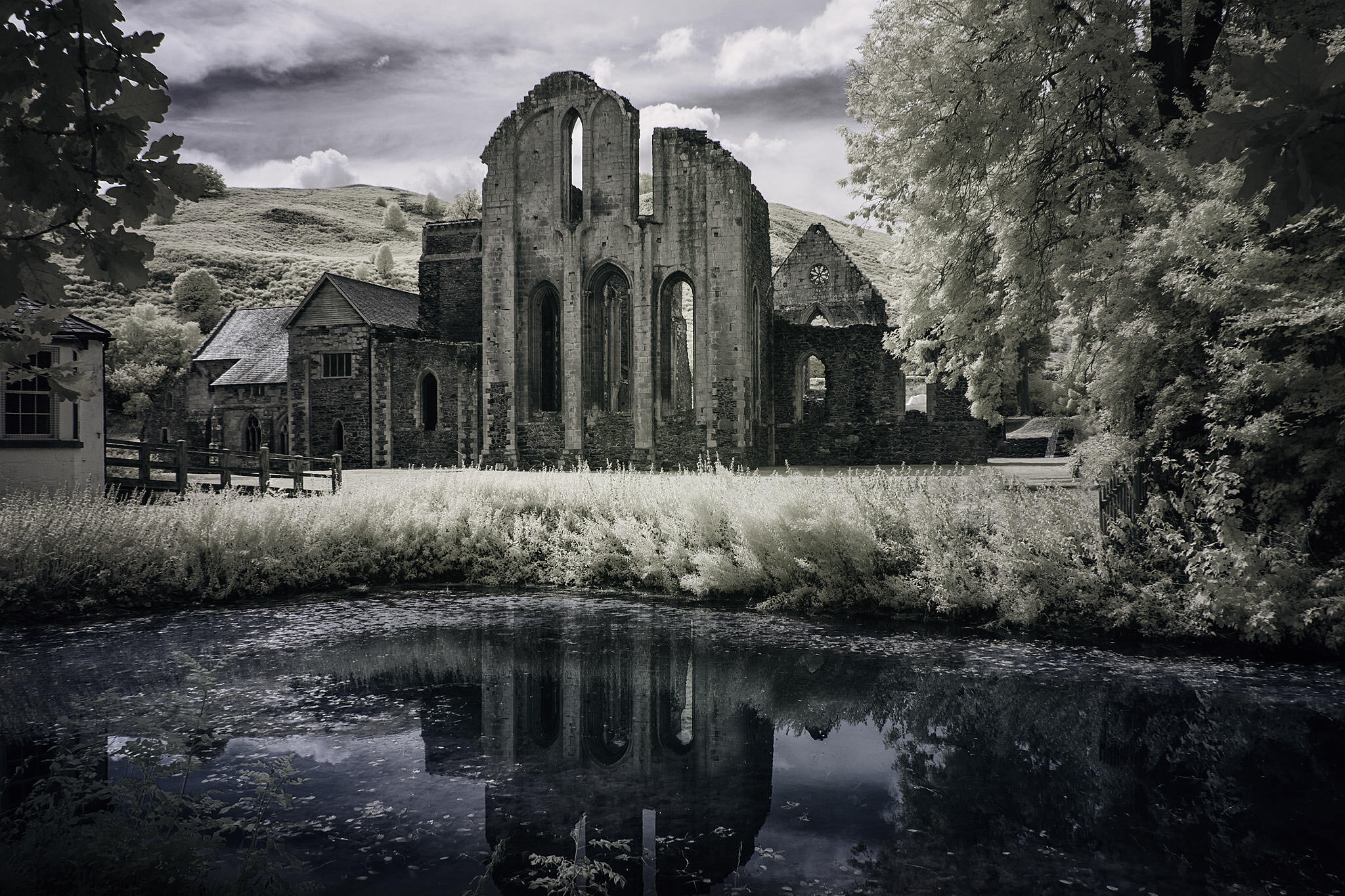 Valle-Crucis-Abbey.jpg