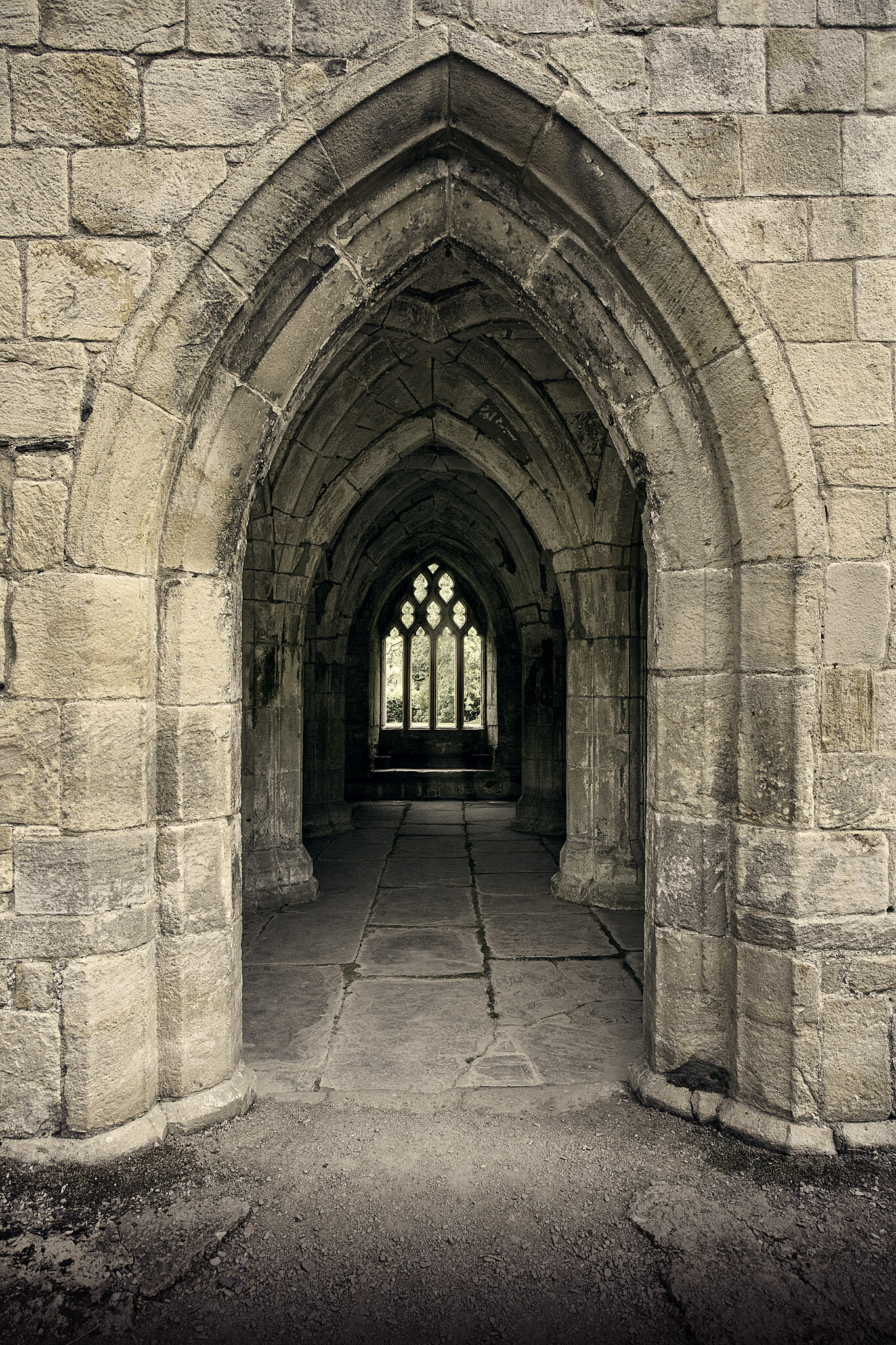Valle-Crucis-Chapterhouse-Entrance.jpg