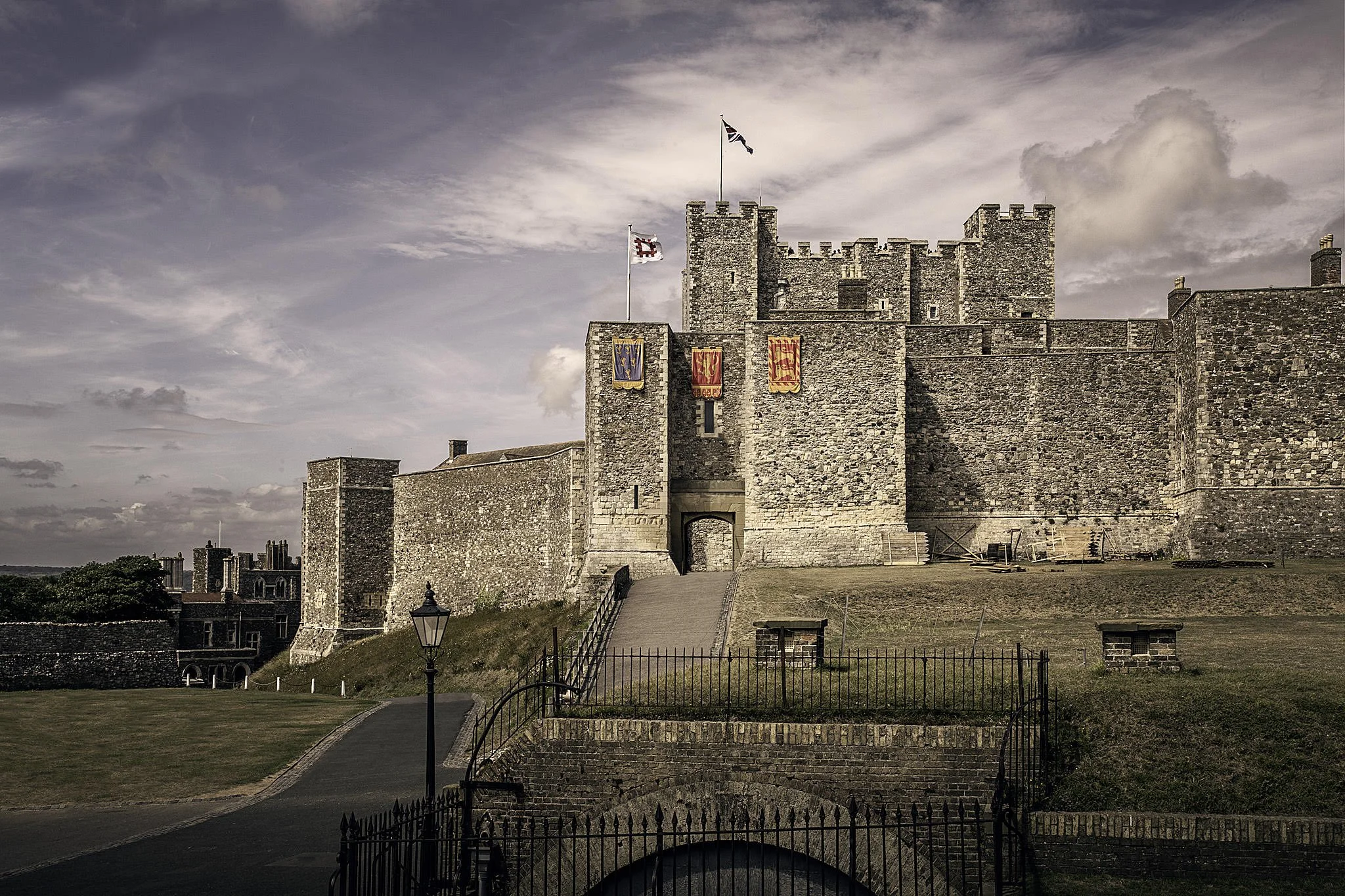 Dover-Castle-England.jpg