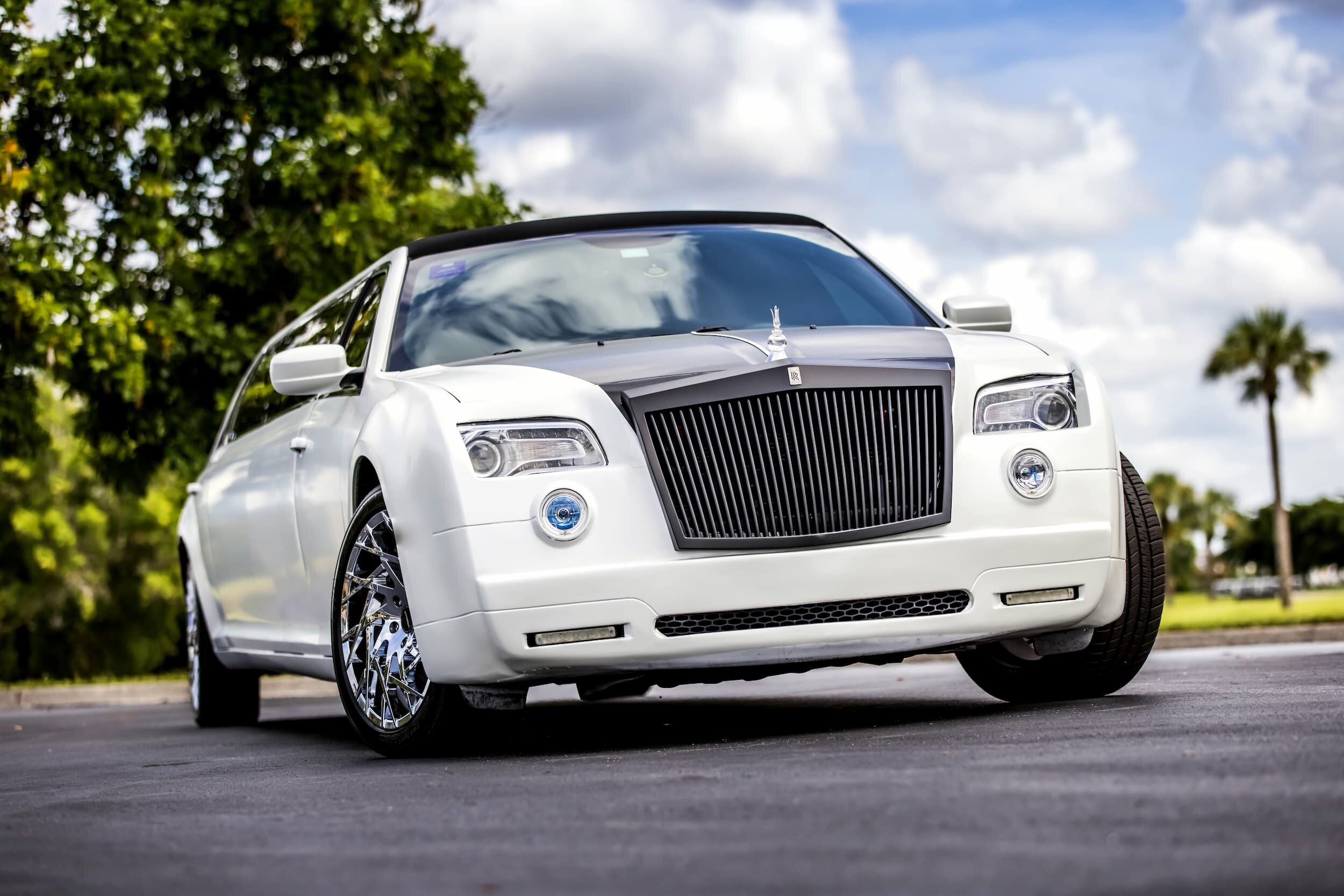 VIP Limo Service: Rolls Royce Phantom Stretch Limo