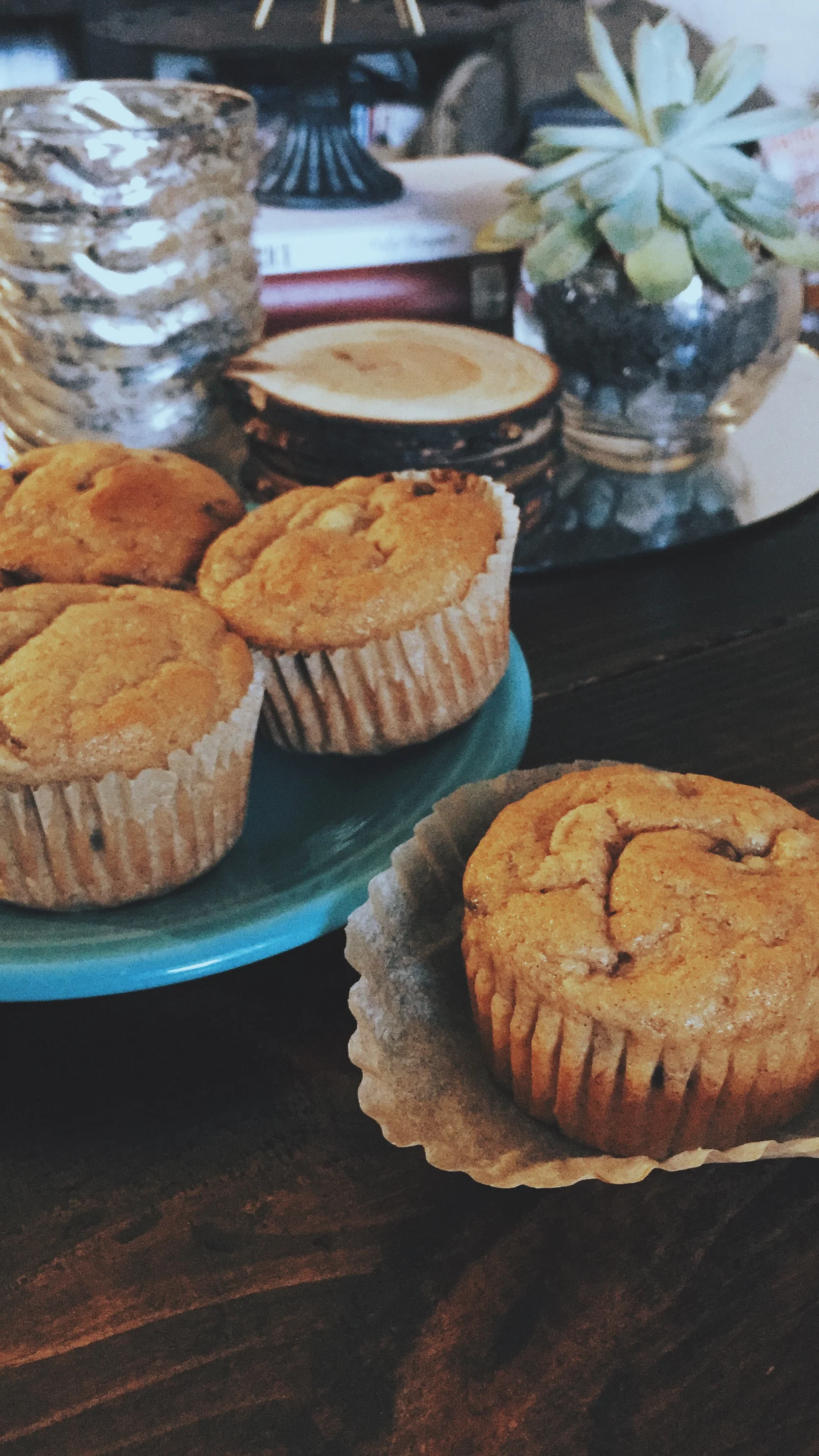 POWER  CAKES  KODIAK  BANANA  MUFFINS . 