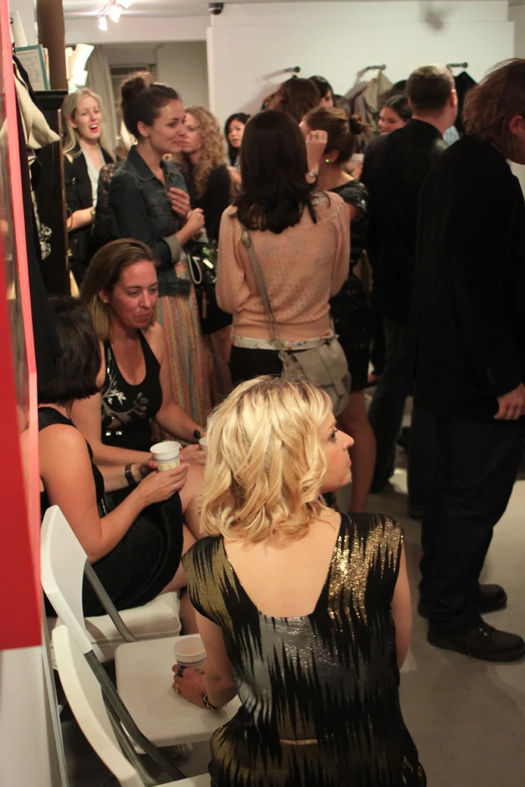 Awesome jewelry designer Nissa Wegienek , front and center in the above pic. 