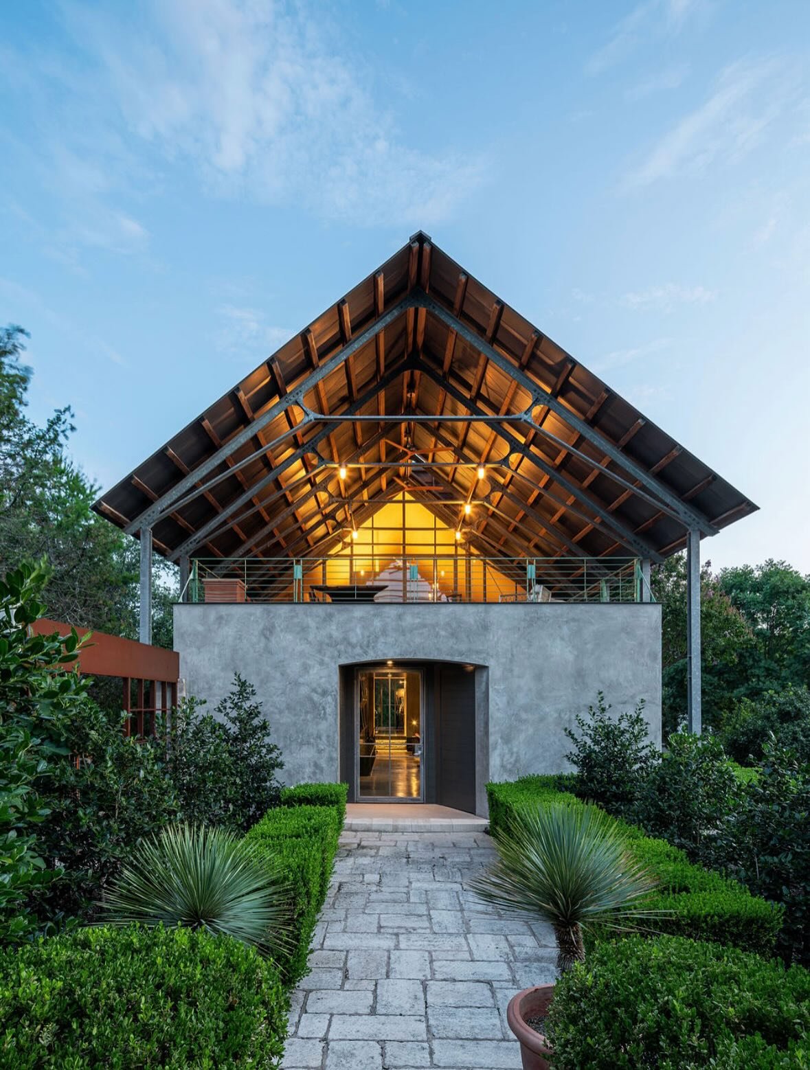 On the AIA tour this weekend! @aiaaustin 

A project near and dear to our hearts - our namesake - 8 Sugar Creek (8Sc), our headquarters, office space and personal haven. One that I had the honor and privilege of continuing the stewardship and legacy 