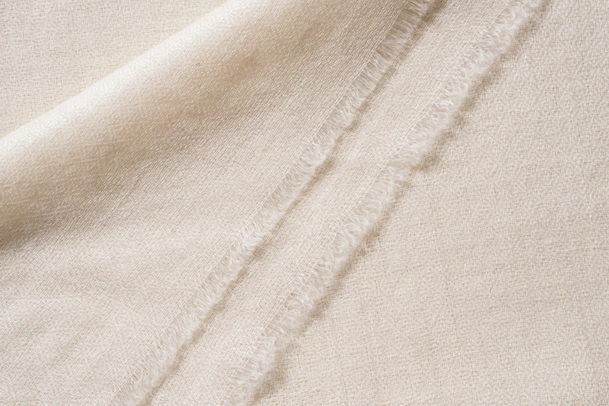NaturalCreamPashminaScarfEdge.jpg