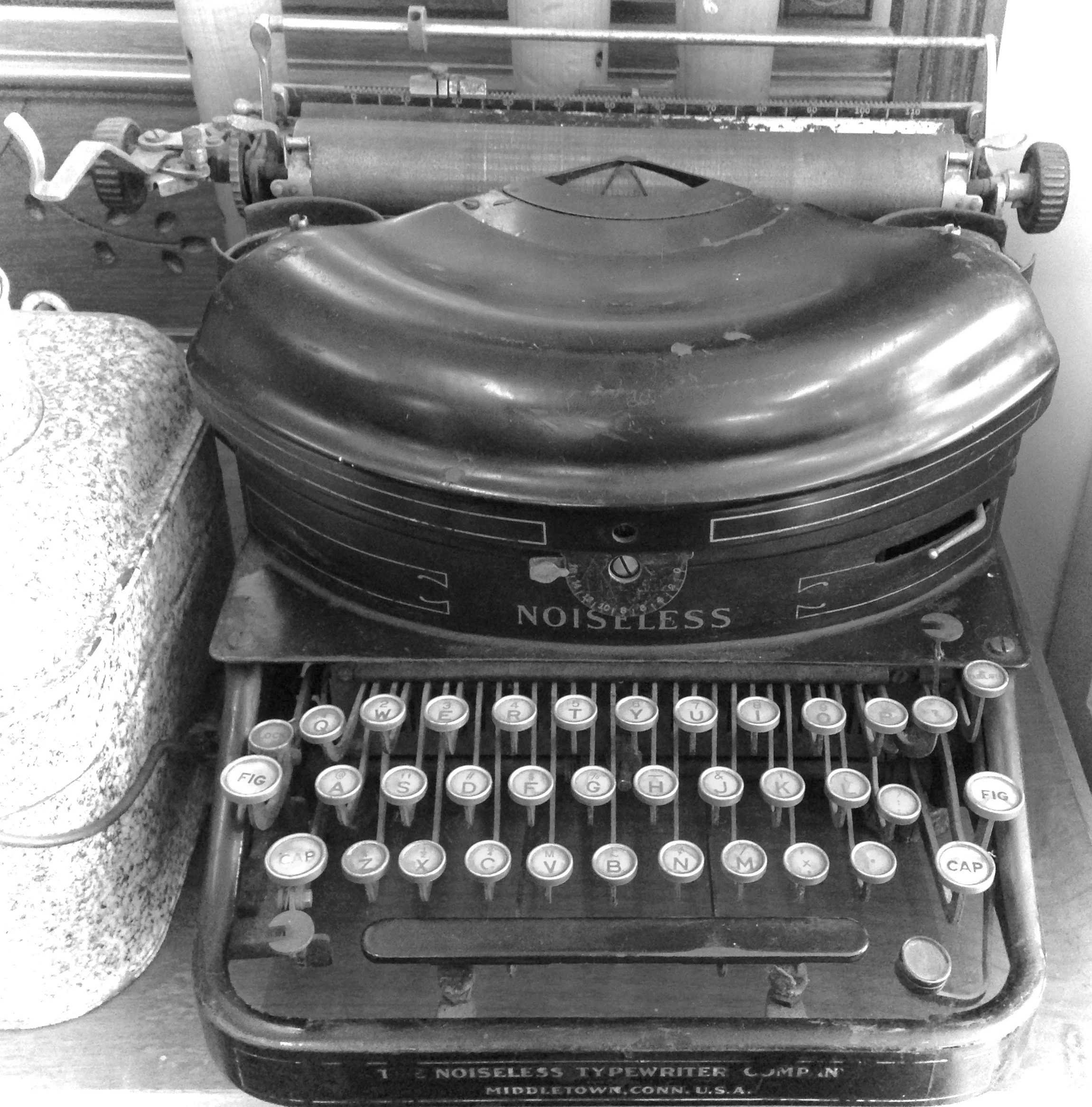 katyLeenAuthor_vintageTypeQ.jpg