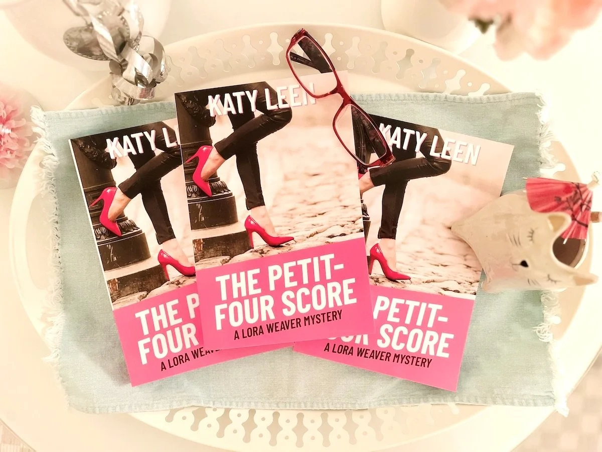 Goodreads Giveaway! 📕