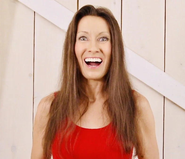 Justine Gale, US-based British TV & Radio Host and Presenter - 6