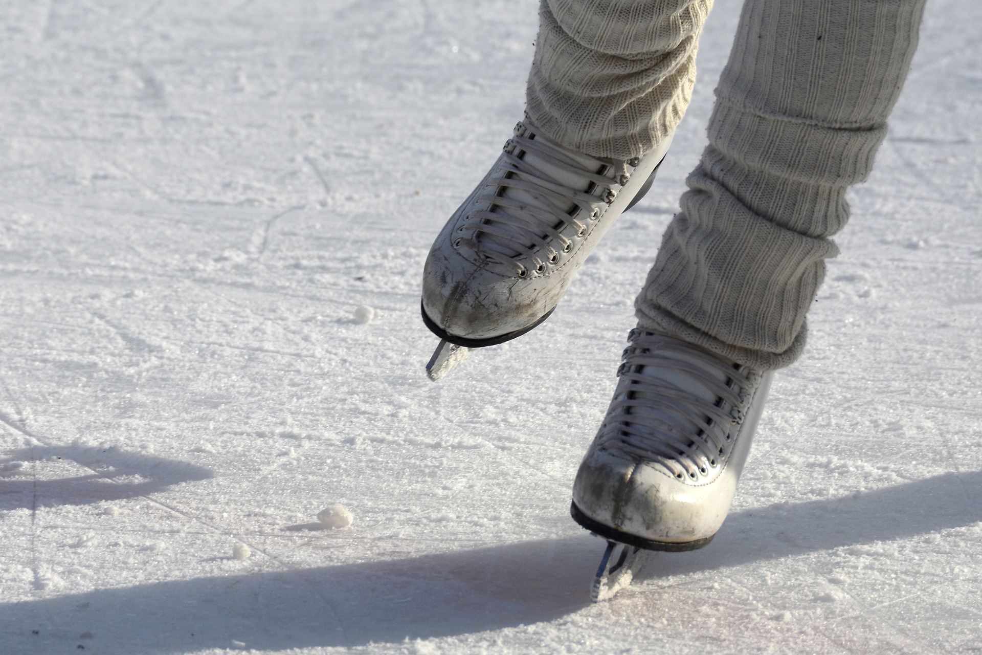 Eislaufbahn Neumark, Schlittschuhfahrerin