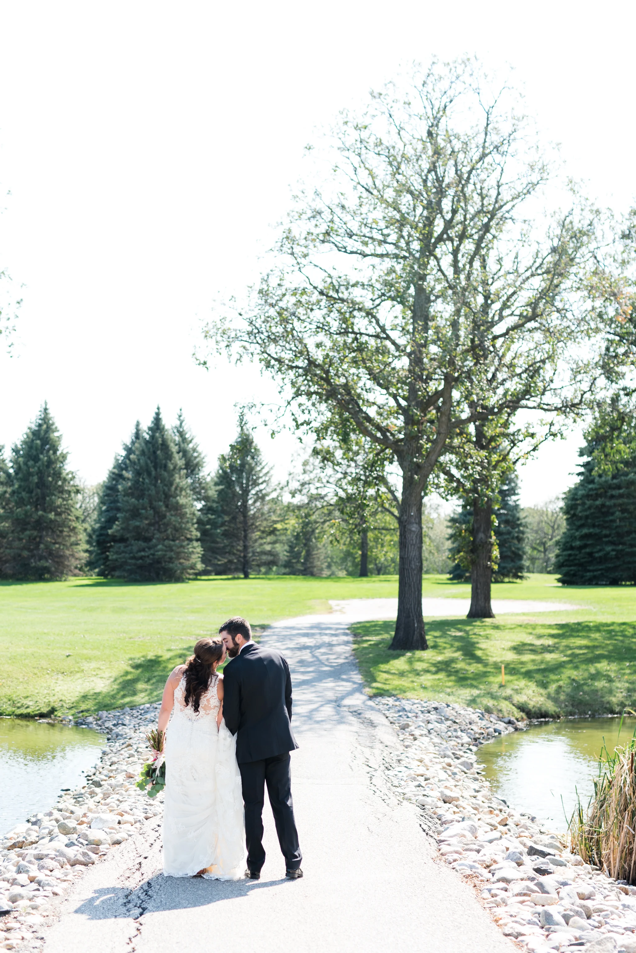 Oxbow Country Club Wedding | Fargo Wedding Photography by Chelsea Joy Photography