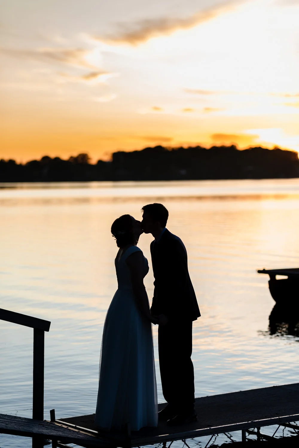 Summer Detroit Lakes Lakeside Wedding | Fargo Wedding Photographer