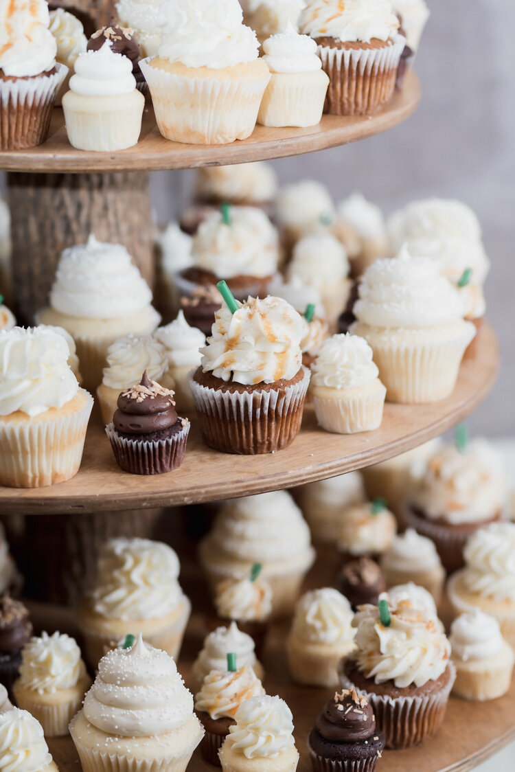 Wedding reception details at Hilton Garden Inn in Fargo, ND | Chelsea Joy Photography