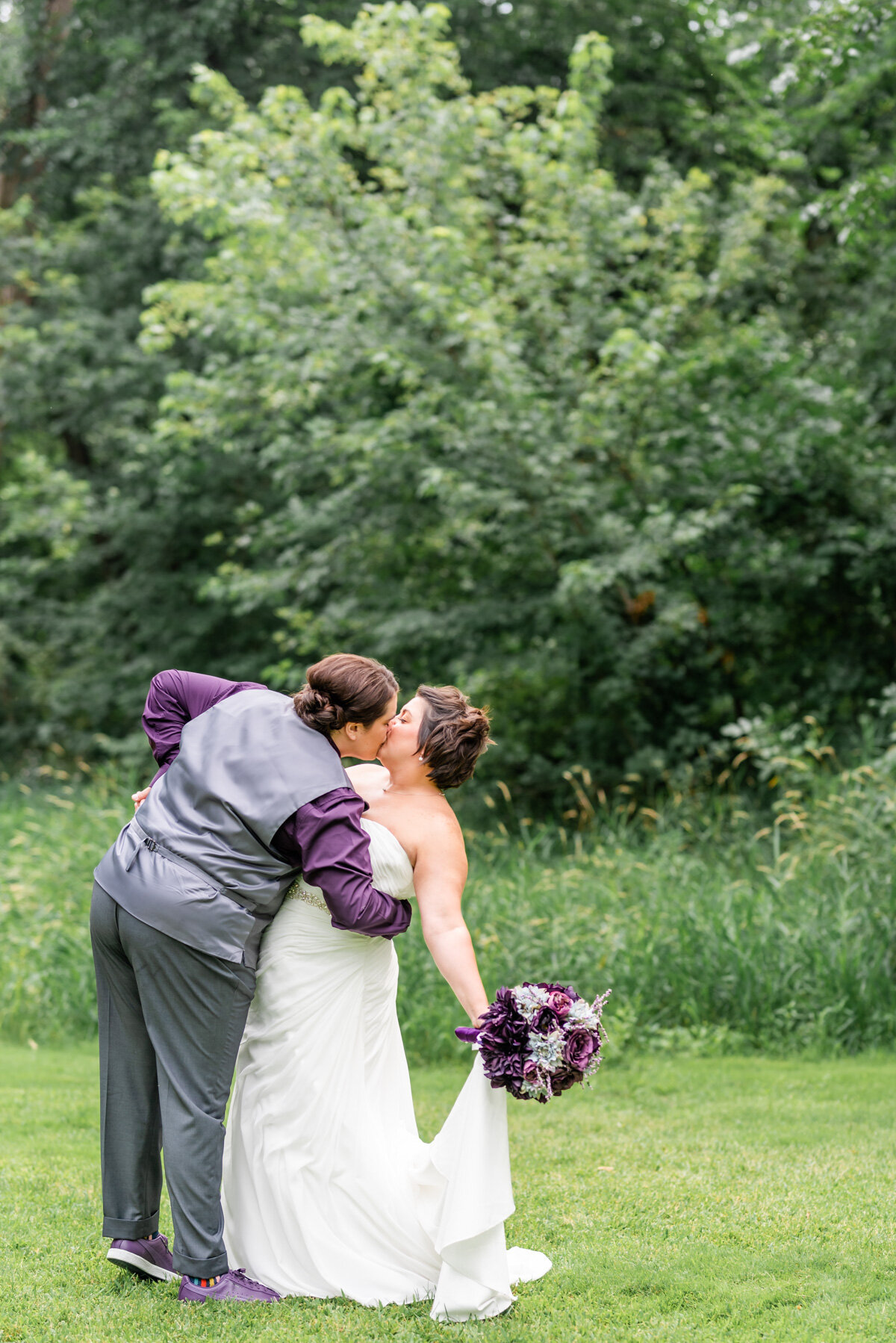 Summer Fargo Wedding Photography in Lindenwood Park | Chelsea Joy Photography