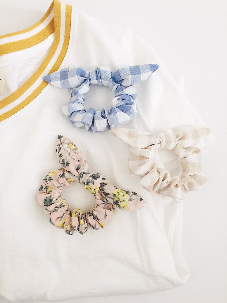 floral bow scrunchie.jpg