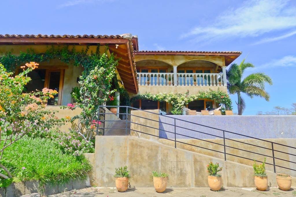 Real estate in San Juan Del Sur, 3 bedroom Colonial Syle 25.jpg