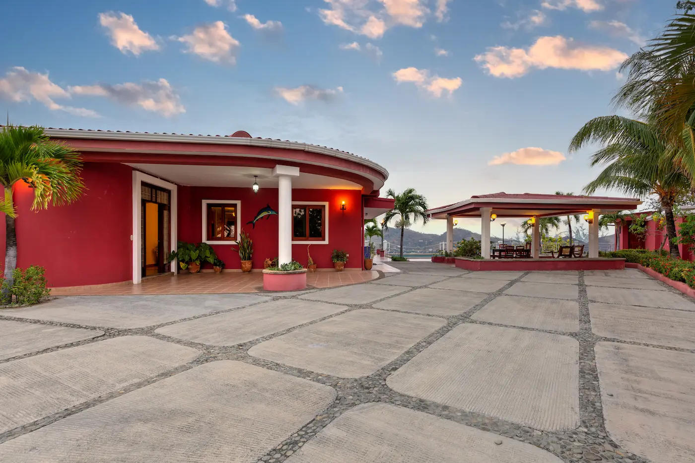 Cliff-Top-Home-in-Pacific-Marlin-Invest-Nicaragua-Real-Estate-San-Juan-del-Sur-Tola-17.jpg.jpg