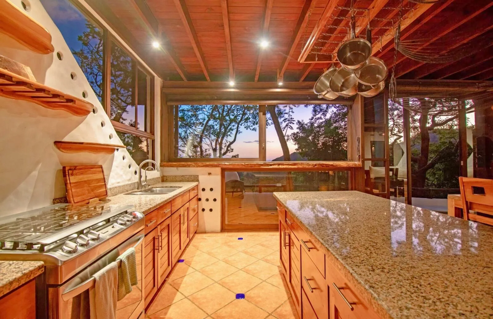 Stunning Off-Grid Eco-Friendly Luxurious Penthouse image