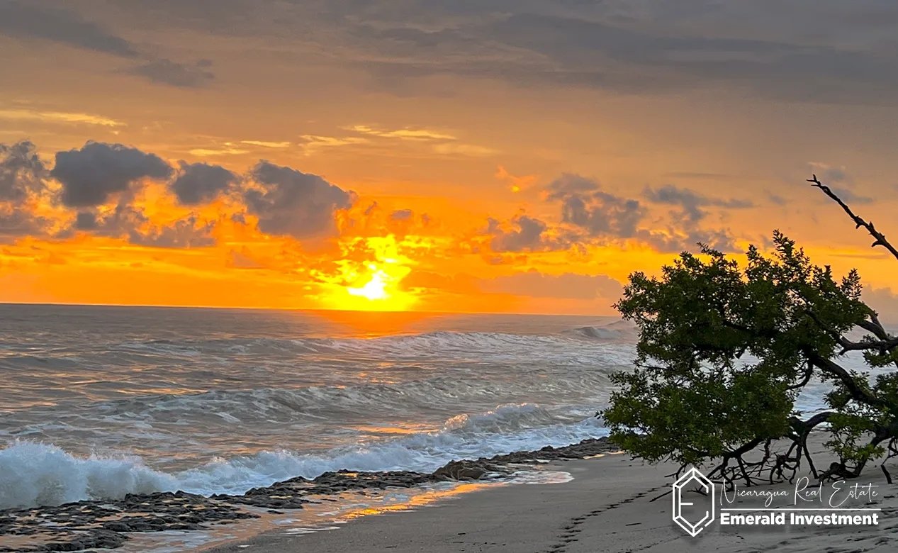 Beachfront oceanfront surf home house for sale popoyo nicaragua (20).jpg