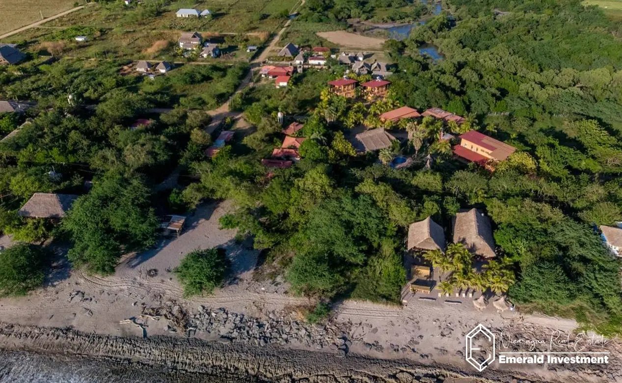 Beachfront hotel and restaurant for sale on Playa Santana, Popoyo, Nicaragua (9).jpg