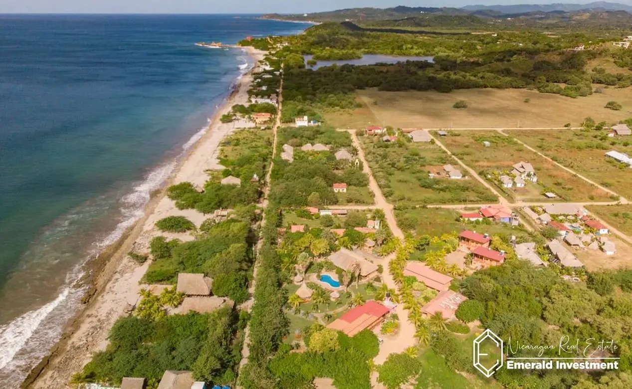 Beachfront hotel and restaurant for sale on Playa Santana, Popoyo, Nicaragua (20).jpg