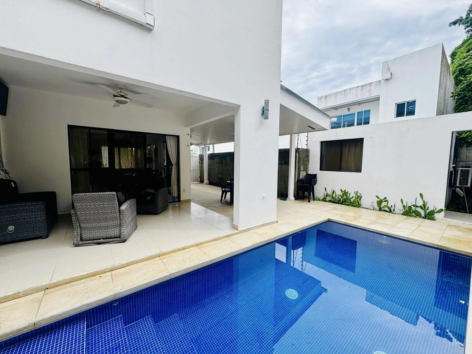 4-bedroom-villa-with-pool-in-colinas-de-miramar-01-1600x1200.jpg