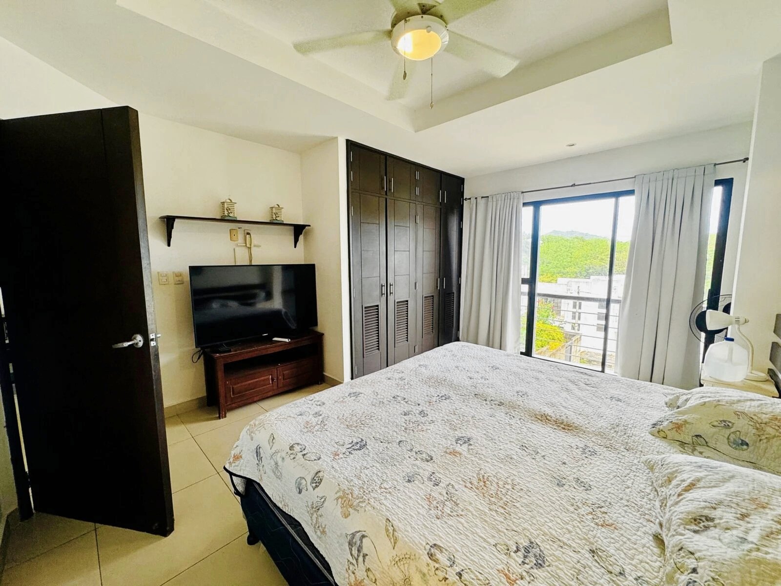 4-bedroom-villa-with-pool-in-colinas-de-miramar-11-1600x1200.jpg.jpg