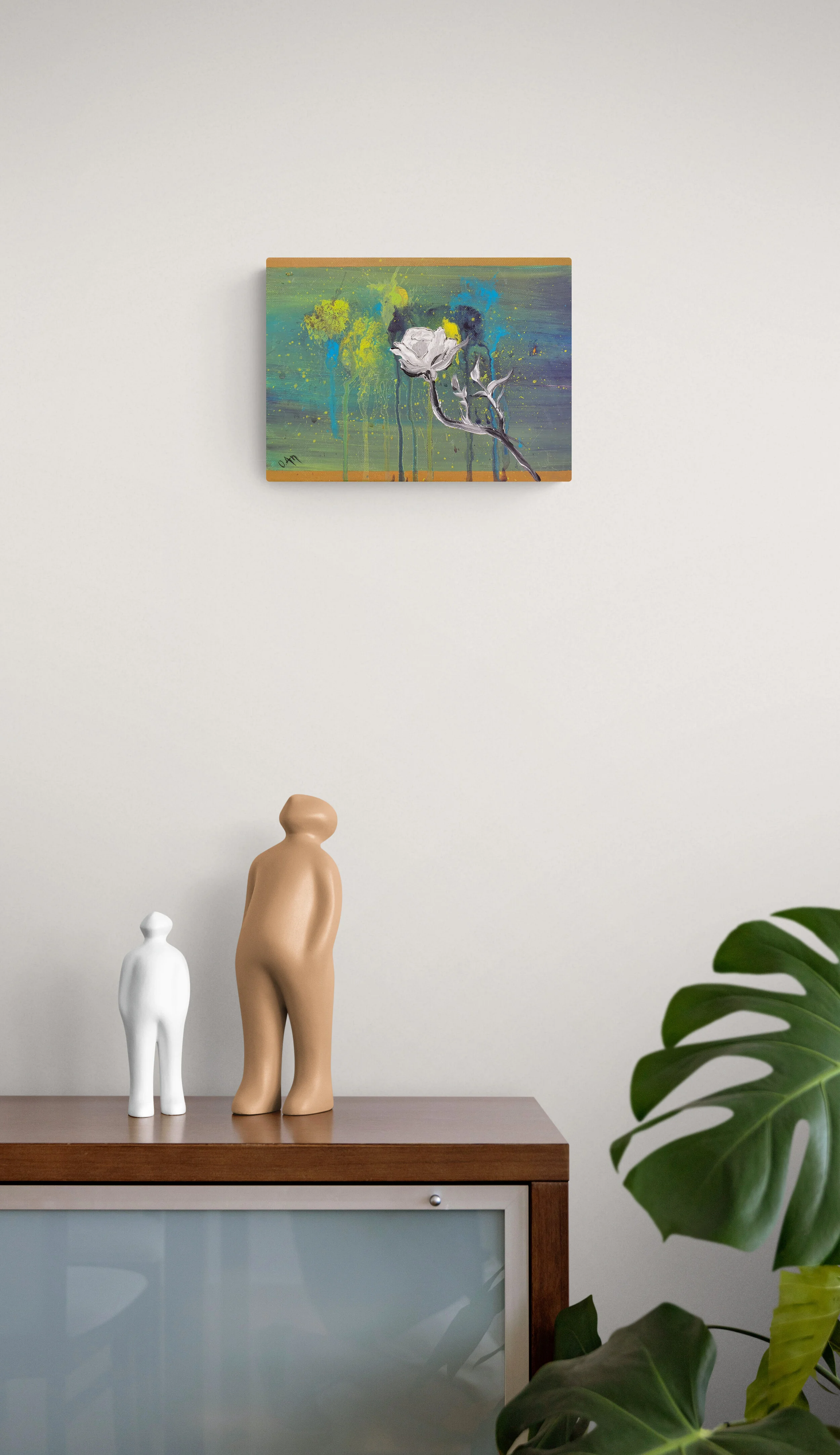 Ceramic_human_figures_on_cabinet (3).jpg