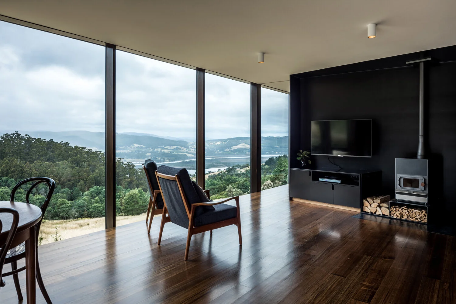 05_Cross House.jpg