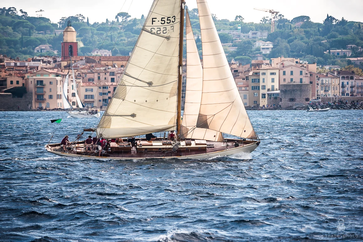 st-3835.jpg