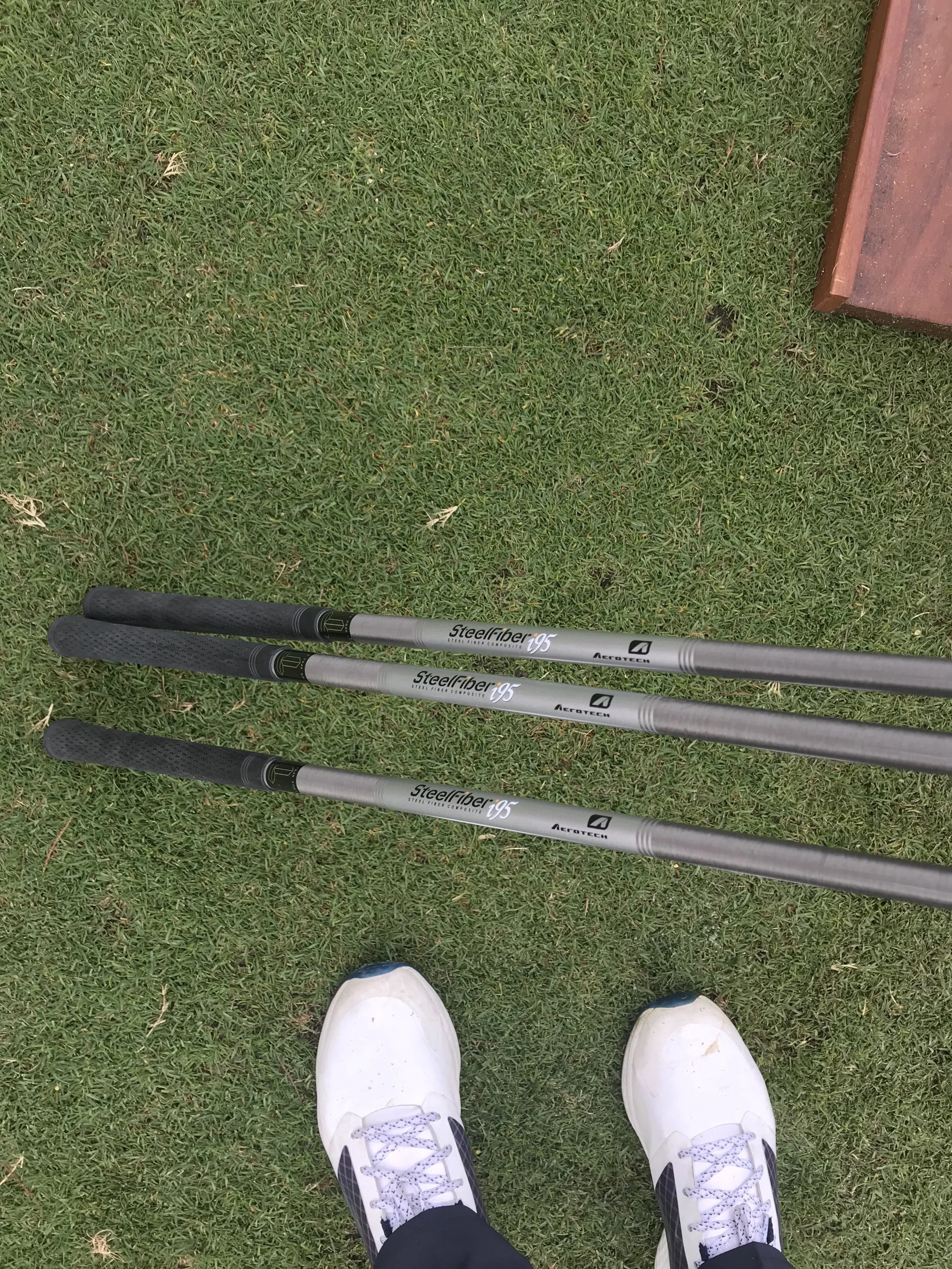 These Steelfiber Stiff i95 shafts are from my wedges, which normally they have to be heavier than your irons for more control. My irons shafts -starting from my PW to 5 iron- are the Steelfiber Stiff i85. 