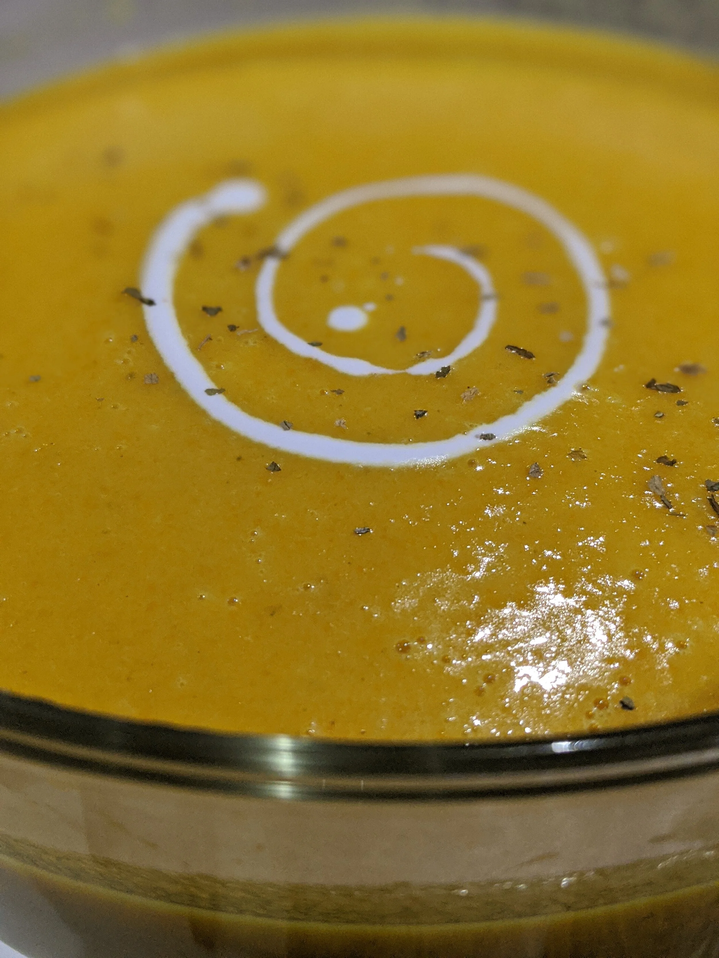 CARROT &amp; LEEK SOUP WITH A TOUCH OF GINGER AND TURMERIC