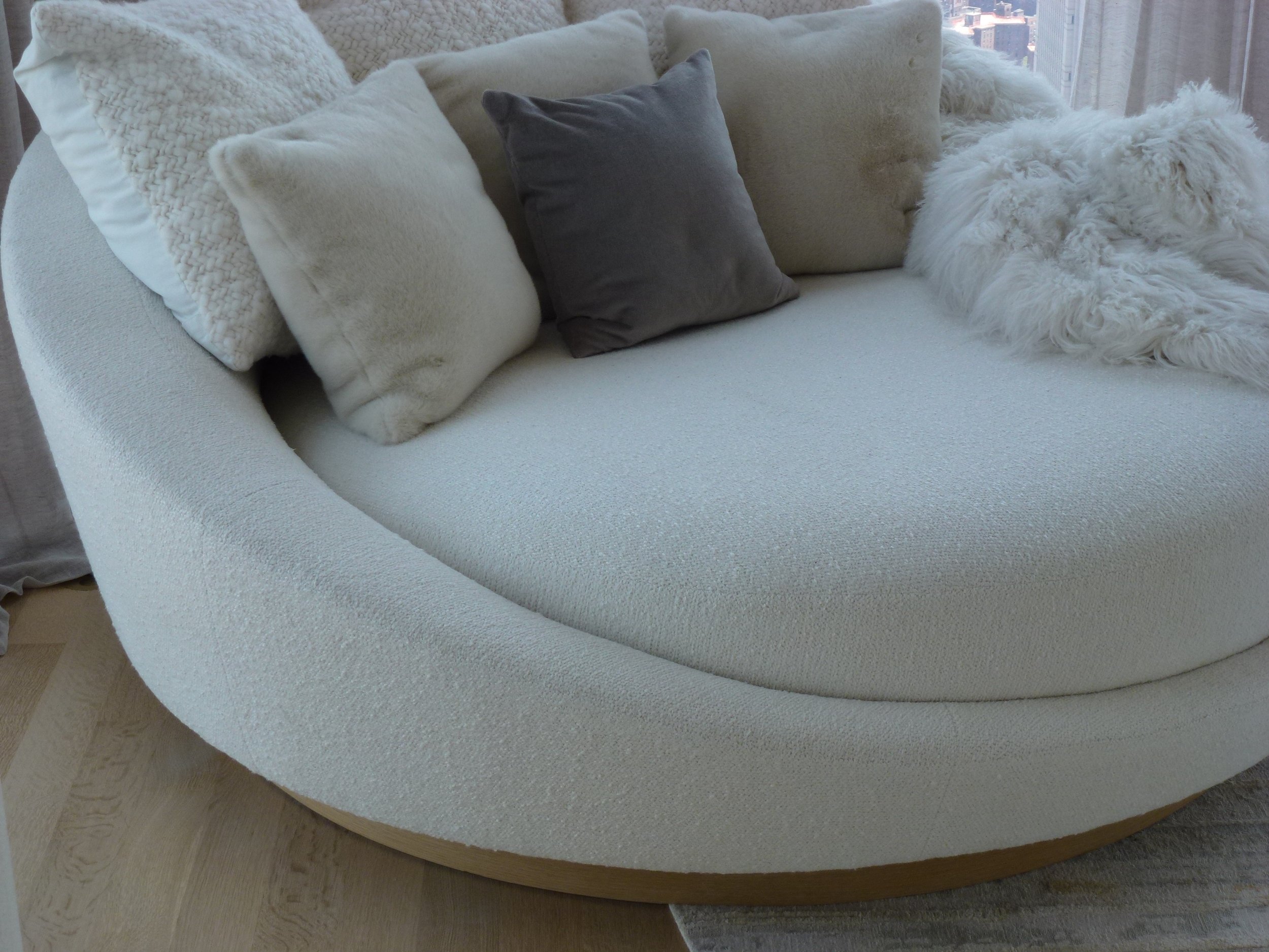 RDA-chaise-2.JPG