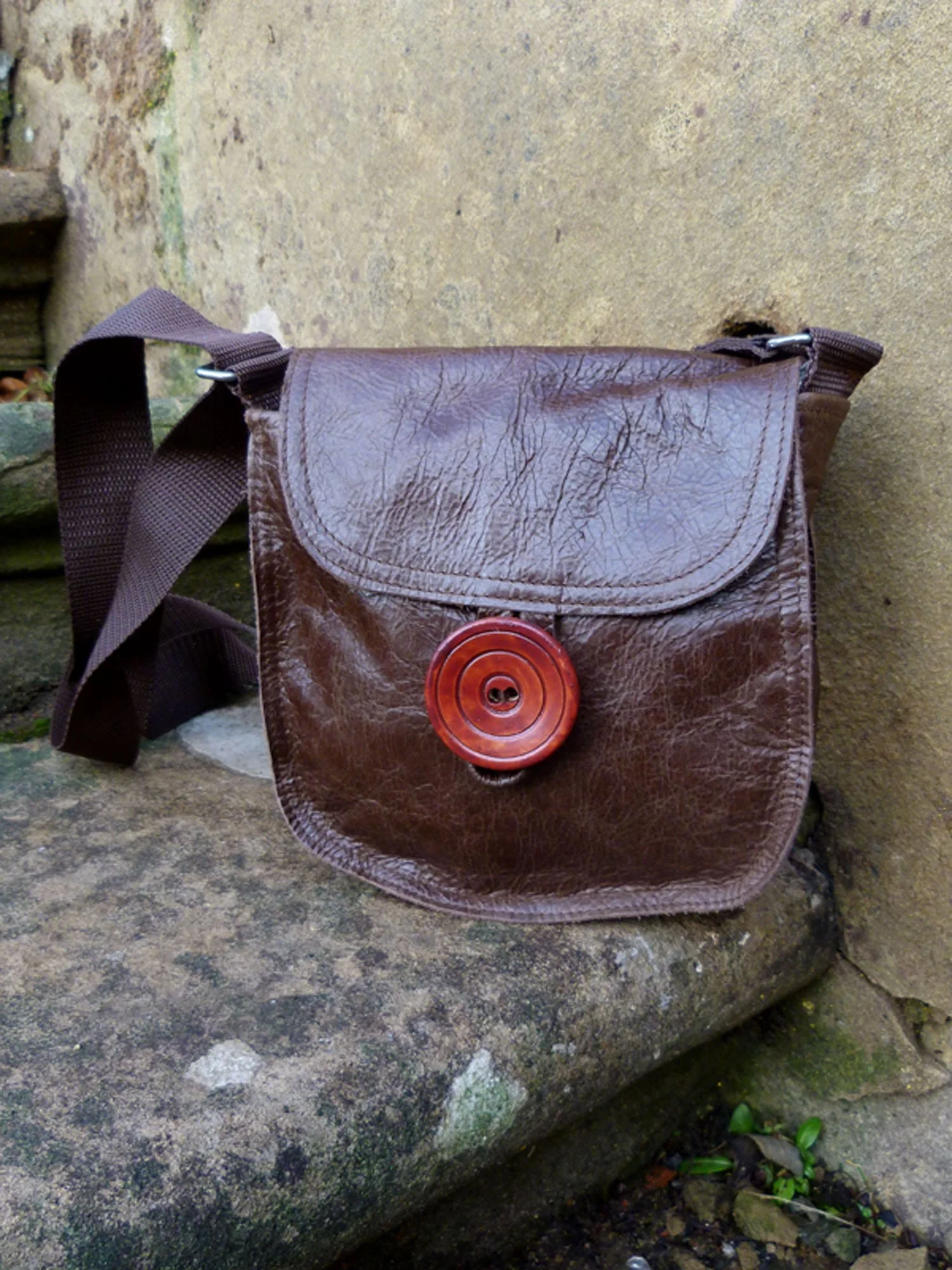 dis-brown-sm-rec-bag.jpg