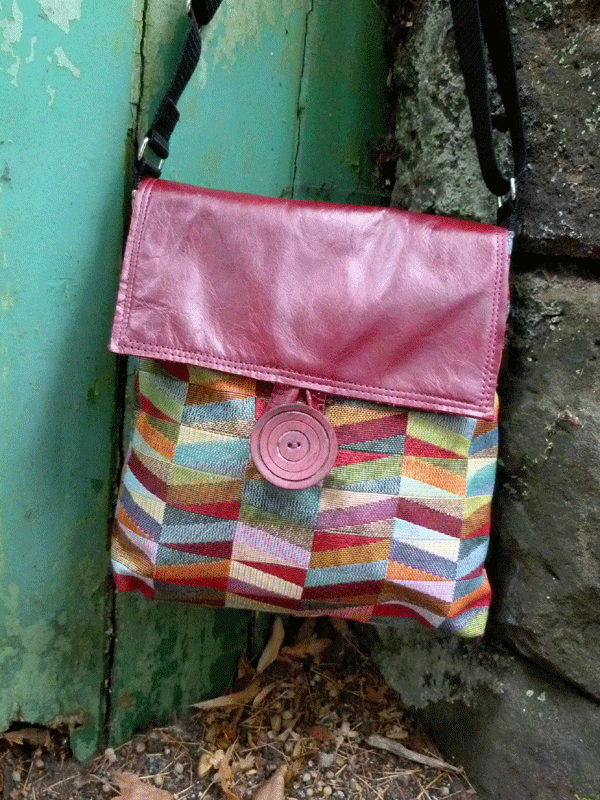 brick-multicoloured-bag.gif
