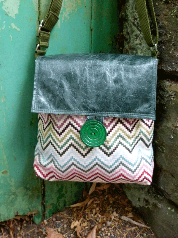 green-zig-zag-bag.gif