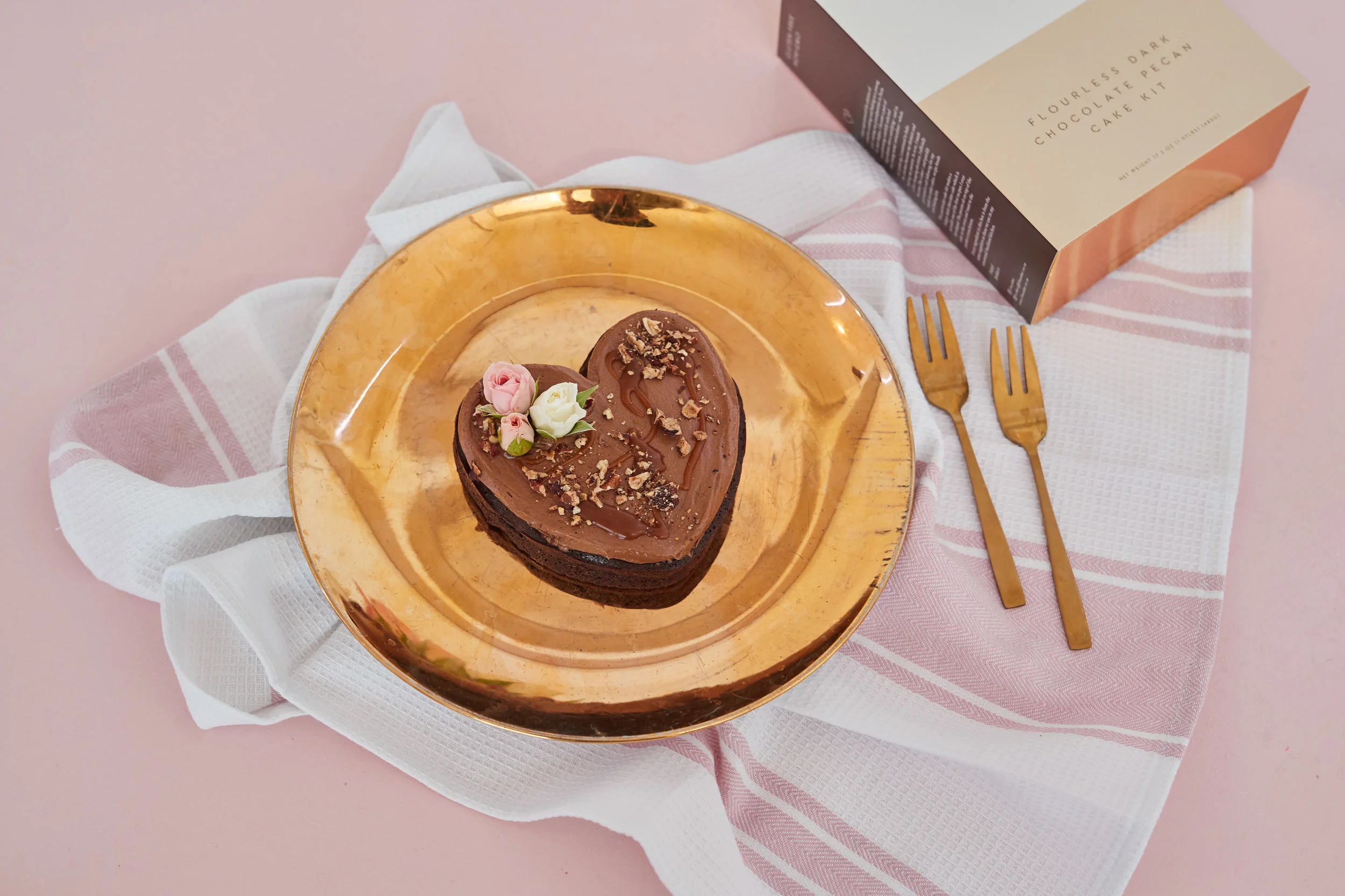 TheCakerChocPecanHeart.jpg