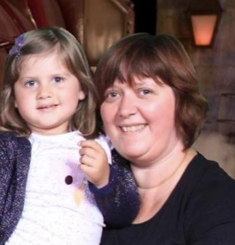 heidi vermeersch Mama van: Yinthe Cleynhens (2e Lj) Contact: Tel: 050/841679 Tel: 0471/318513 cleynhens1@telenet.be