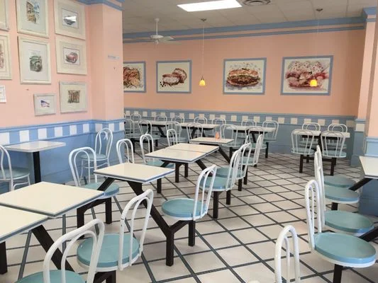 LIC'S DELI & ICE CREAM