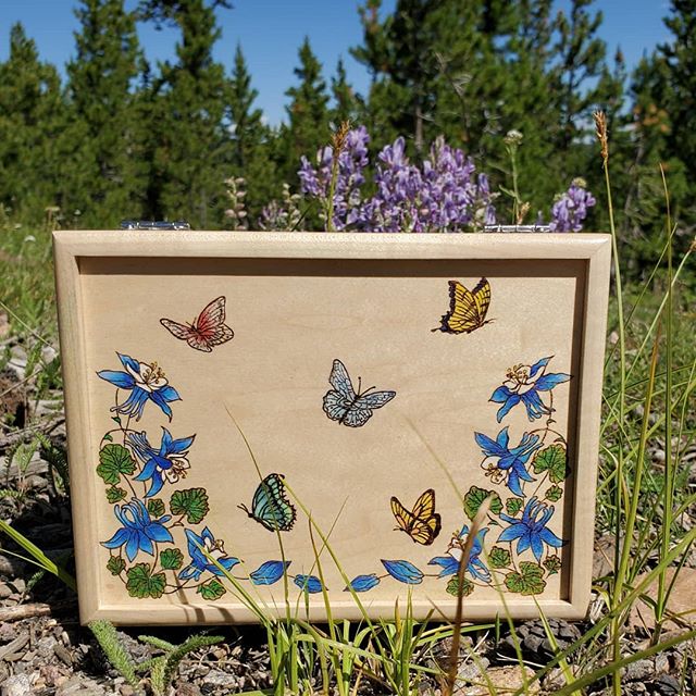 Custom ordered Colorado box.  Love creating butterflies!  #coloradoart #madeincolorado #burnedart #pyrography  #pyrographyart #customart #custommade #oneofakindart #woodburning #woodburningart #burnedbyhand #willowswitchdesigns