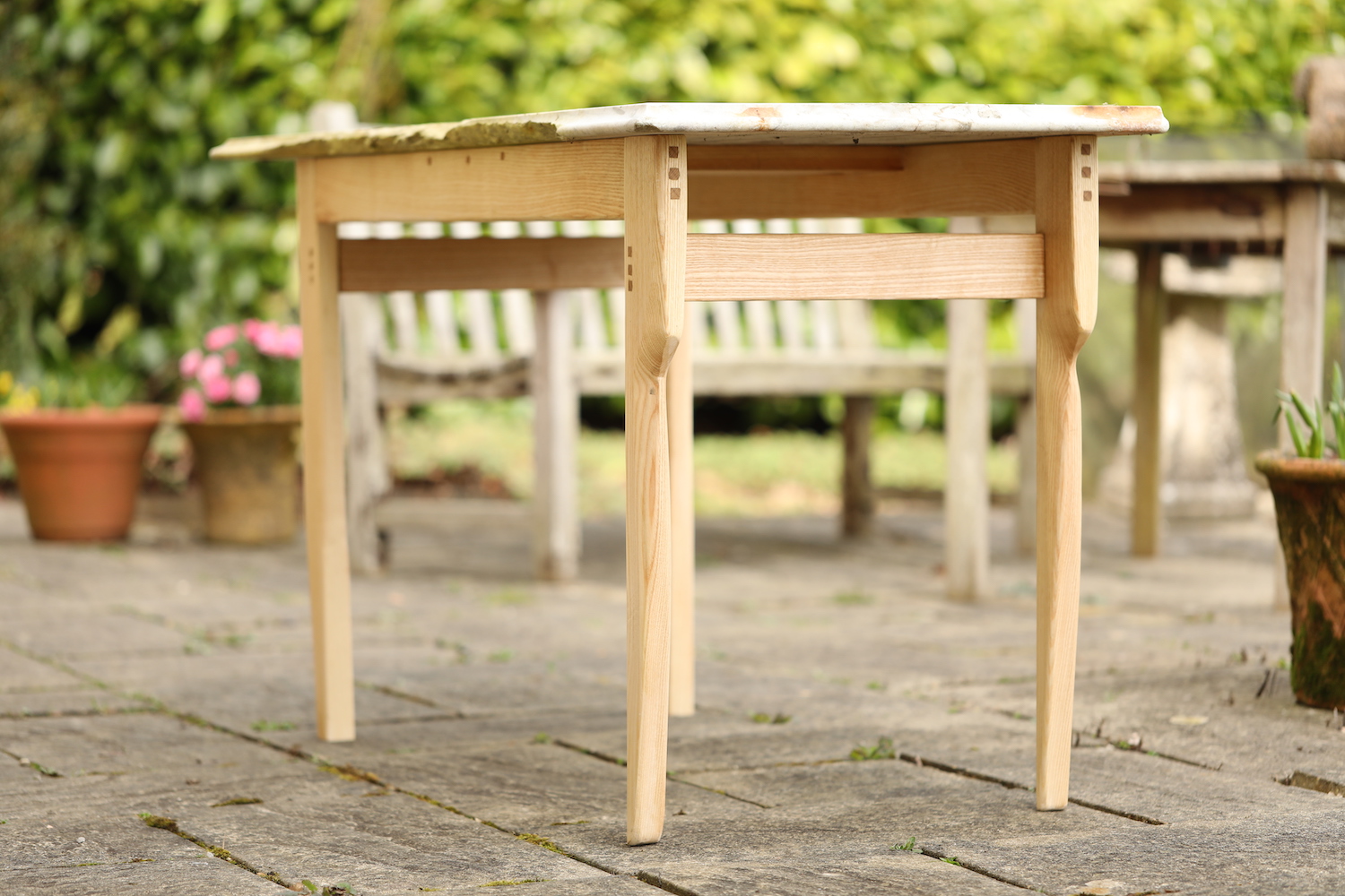 Hugh_garden_table_1.JPG