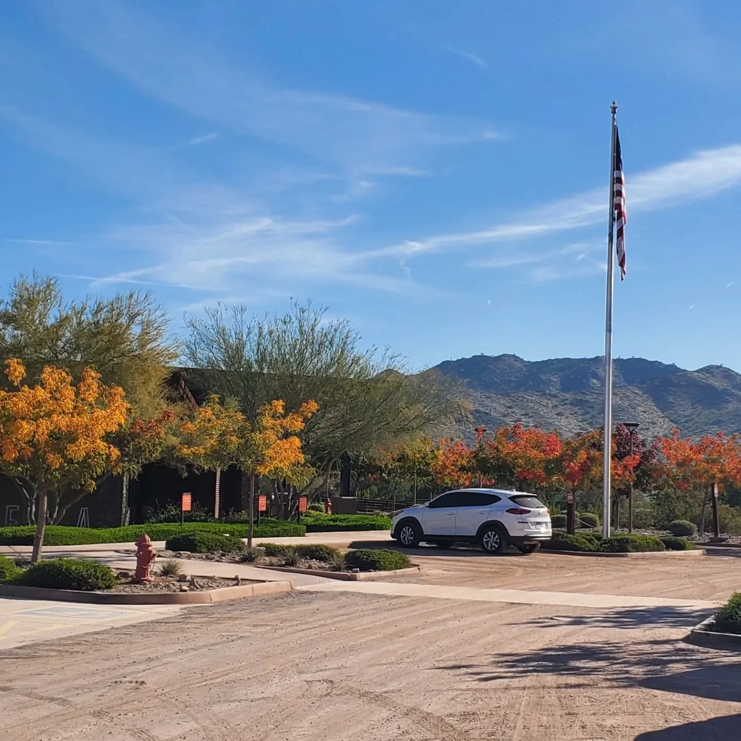 Saturdayz with my fav home. A little hike together on a cool morning. The best things in life are free 💕😍🥰✨️
