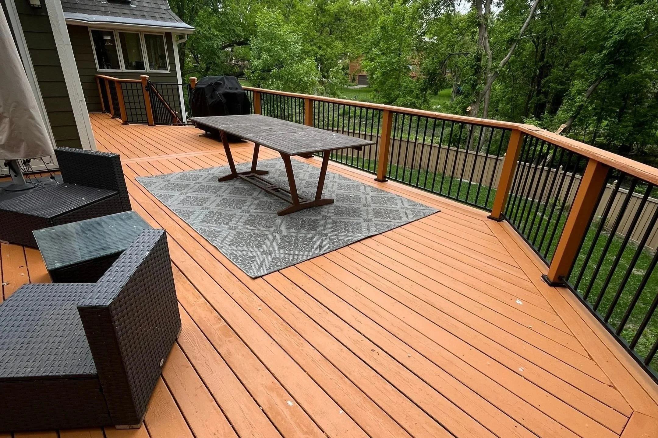 deck refinishing in Lakeville Minnesota