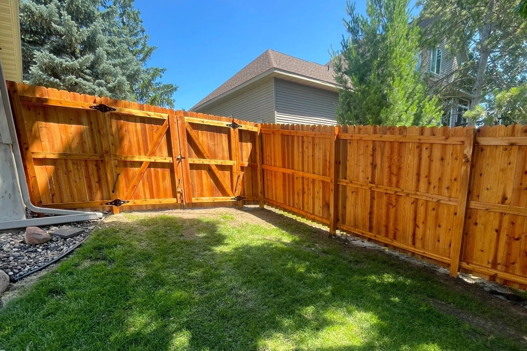 Restored fence after refinishing